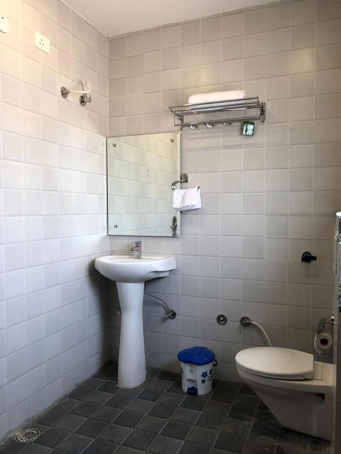 Hotel Wisteria -Main Highway Hotel Zirakpur Екстер'єр фото