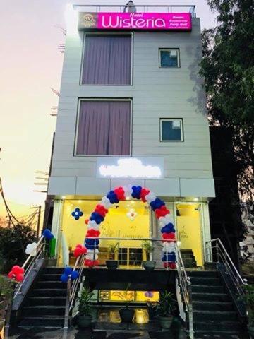 Hotel Wisteria -Main Highway Hotel Zirakpur Екстер'єр фото