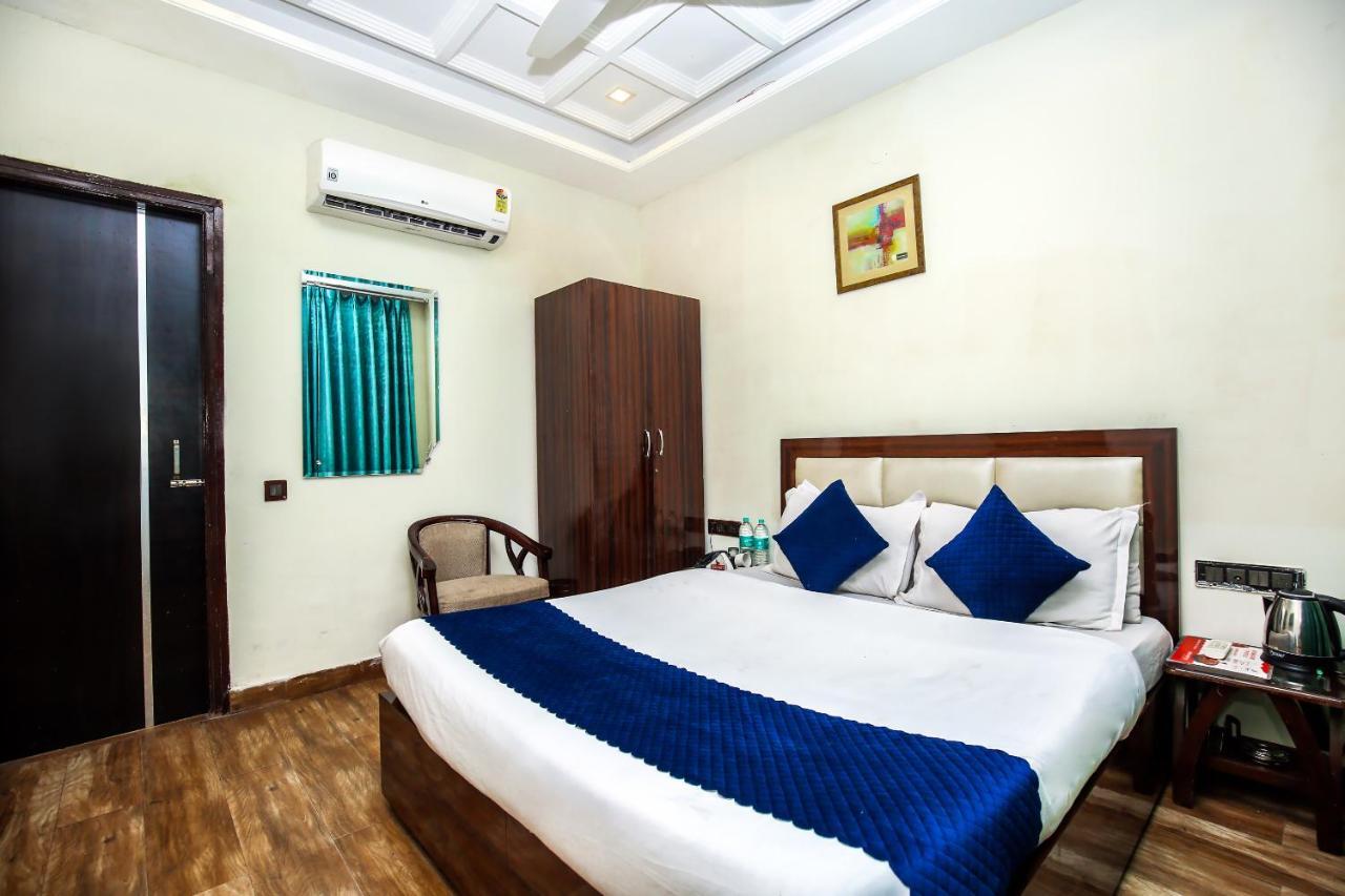 Hotel Wisteria -Main Highway Hotel Zirakpur Екстер'єр фото