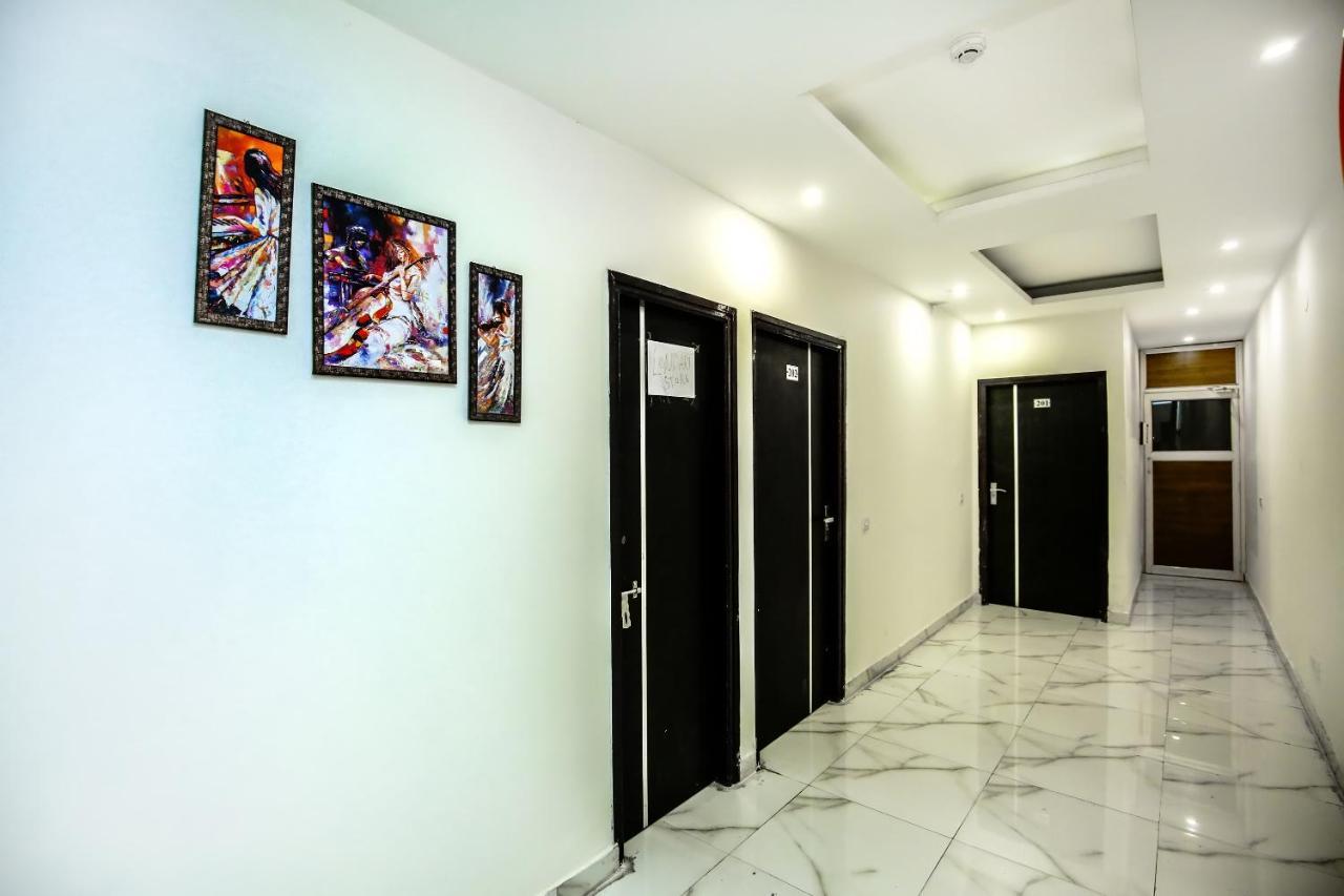 Hotel Wisteria -Main Highway Hotel Zirakpur Екстер'єр фото